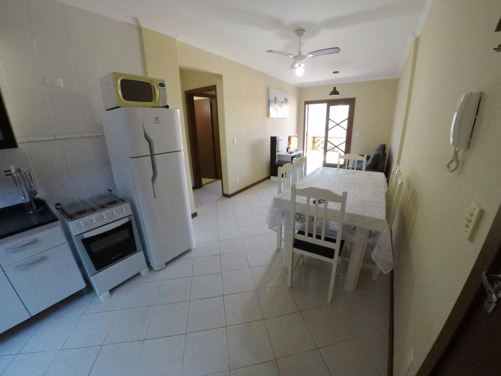 C047 - Ed Las Condes, Centro De Bombinhas Bilik gambar
